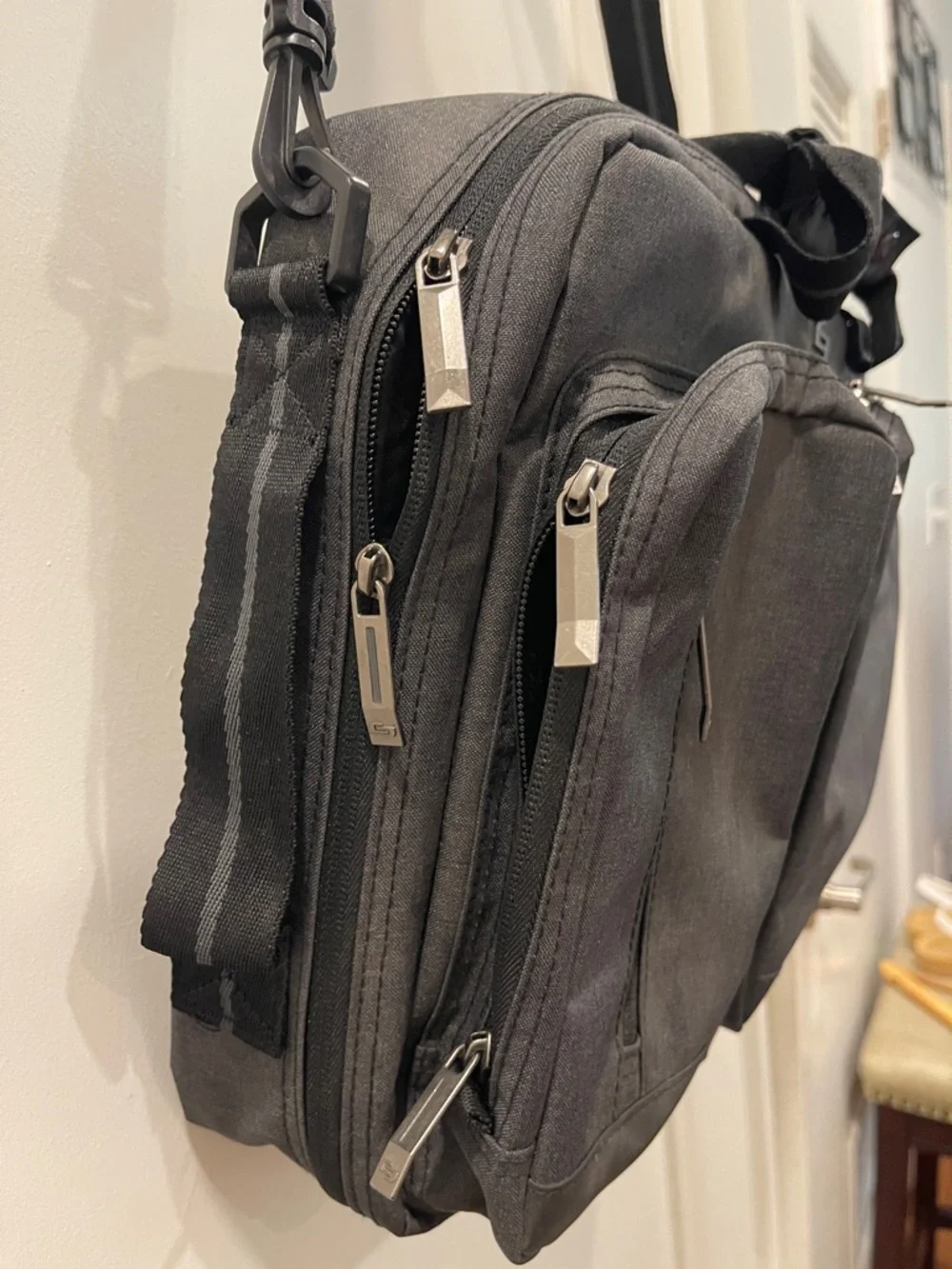 Solo New York gray Messenger Bag